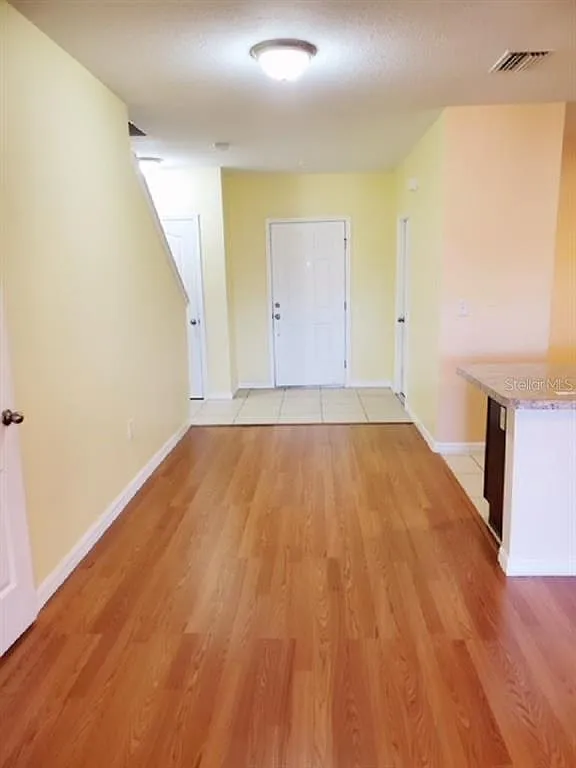 3 bed, 2.5 bath, 1478 sqft, $2,200 — Photo 3