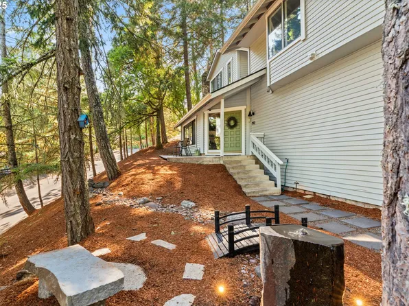 792 Brookside Dr, Eugene, OR 97405