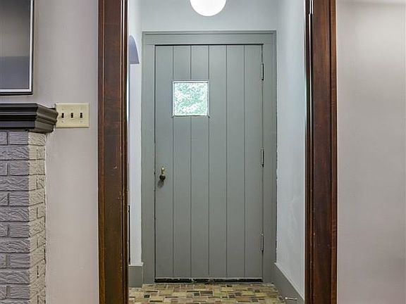4th image of 5139 Blondo St