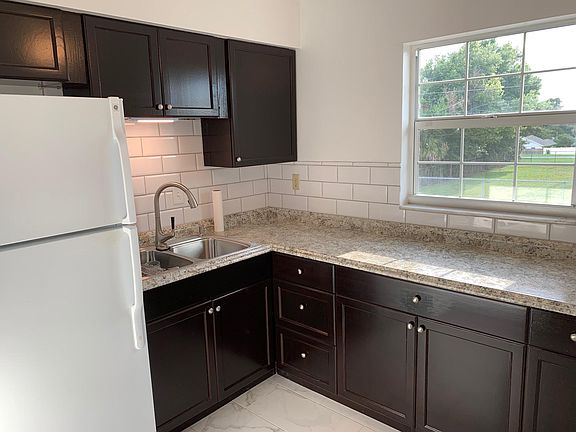 2nd image of 5505 Hernandes Dr APT 124