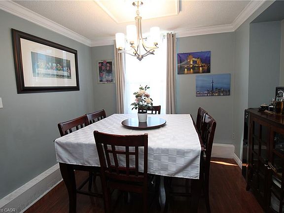 5th image of 90 Ling Rd #904