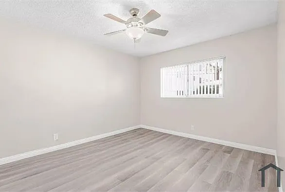 8319 Crenshaw Blvd #8319 — Photo 4