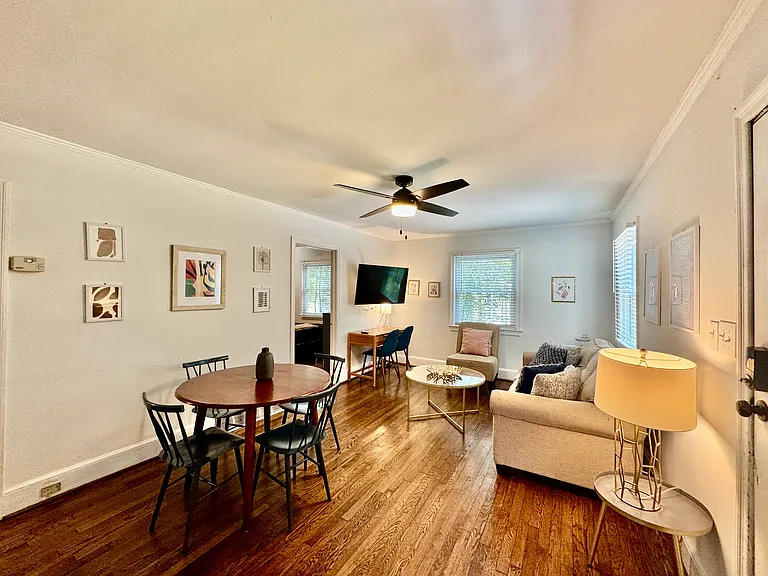 2826 Lincoln St — Photo 4