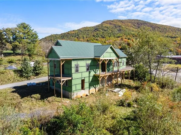 101 Pennwill Pkwy, West Jefferson, NC 28694