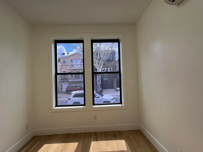 50 Grace St #1L — Photo 6