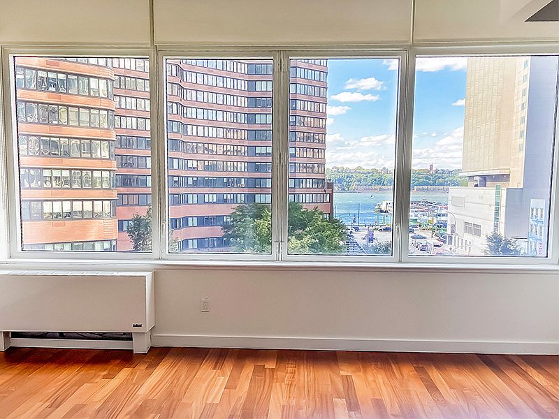 1st image of 600 W 42nd St #317
