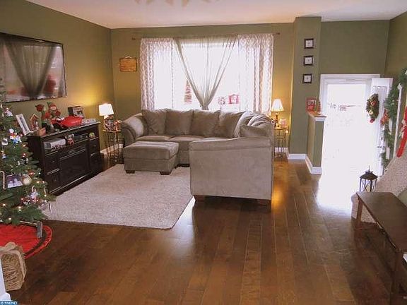 4th image of 4008 Carteret Dr