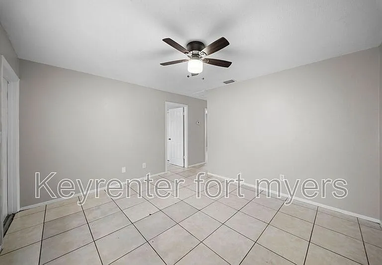 464A Carolina Ave — Photo 5