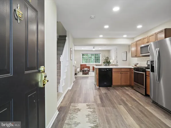 5270 Maris Ave, Alexandria, VA 22304