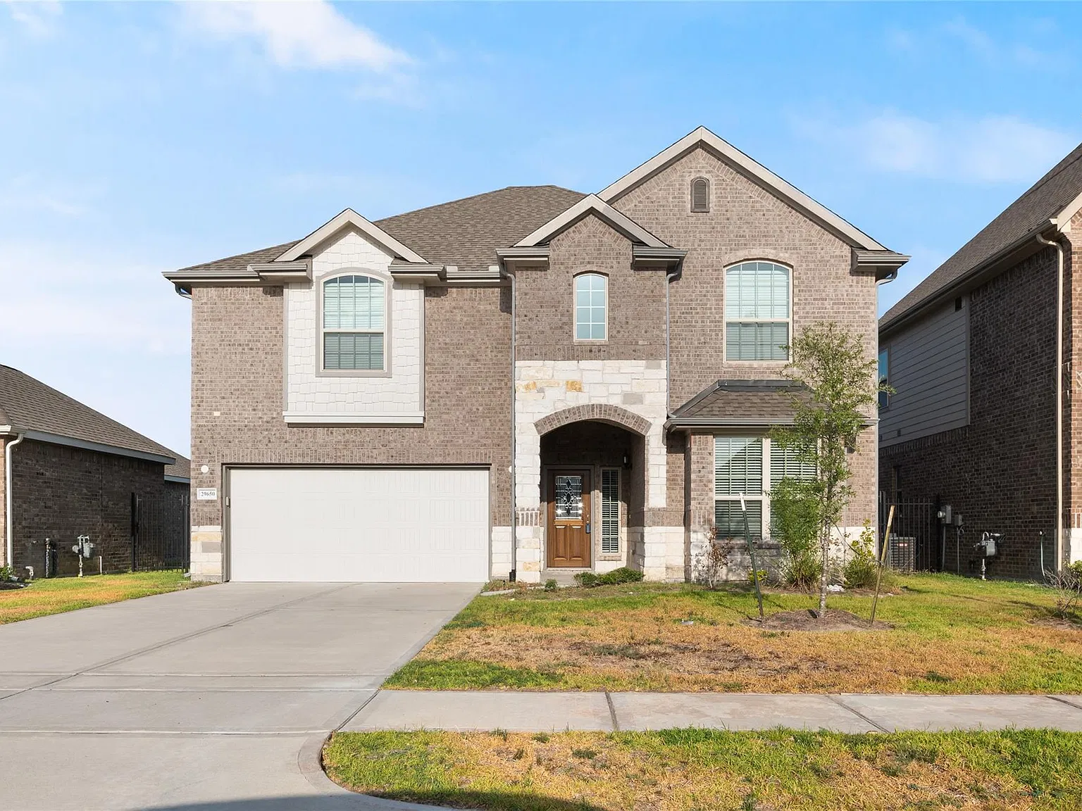 5 bed, 4.5 bath, 3271 sqft, $3,350 — Photo 2