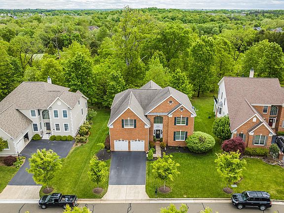 2nd image of 5921 Interlachen Ct