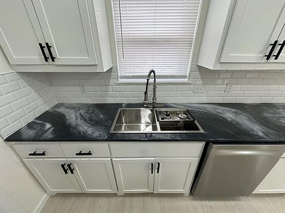 2nd image of 3505 SE 47th St