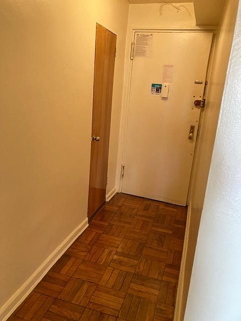 2nd image of 8803 Merrick Rd #Vq90nc6q2