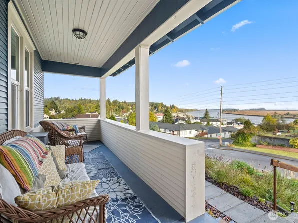 716 First Street W, South Bend, WA 98586