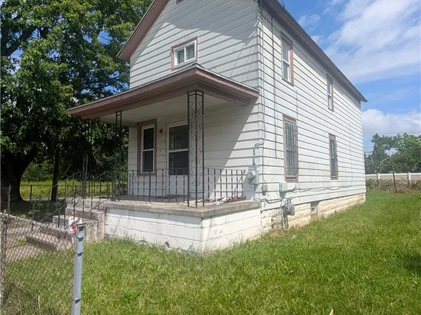 1304 Centre Ave, Niagara Falls, NY 14305