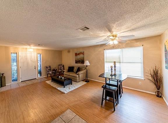 3rd image of 13824 Lothian Dr