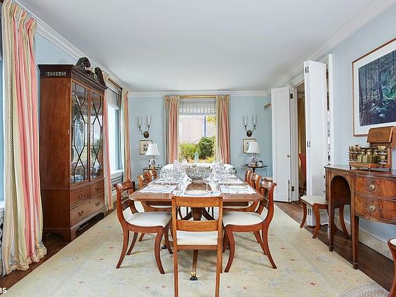 2nd image of 1105 Park Ave