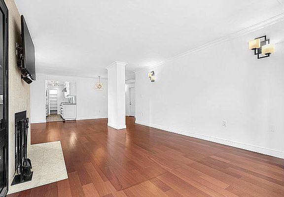 4th image of 205 E 76th St Floor 7
