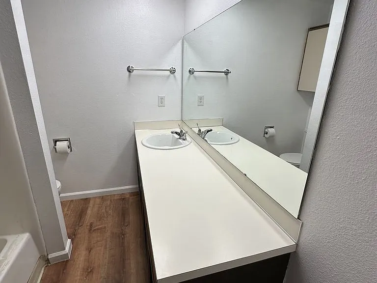 1821 Peach Tree Ln — Photo 11