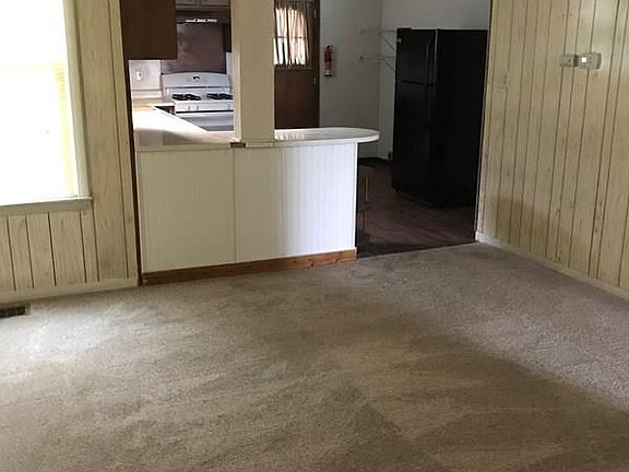 3rd image of 354 E Center St