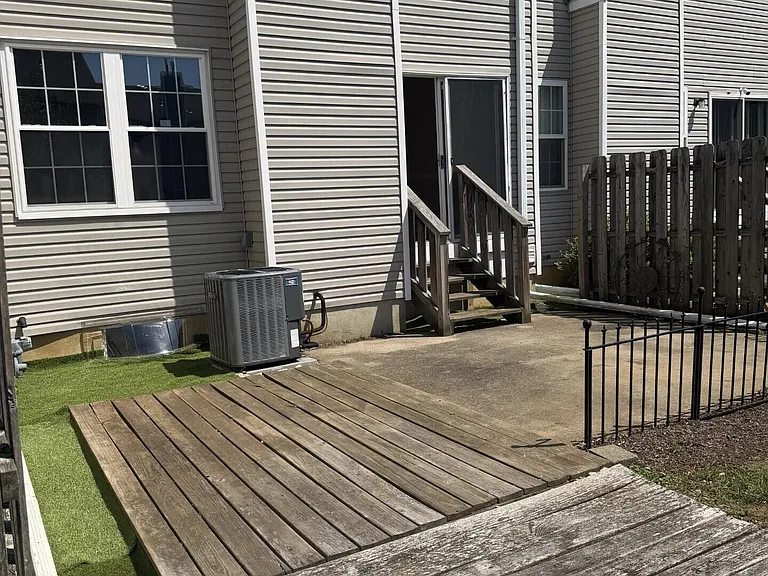3904 Plowmans Ct — Photo 13