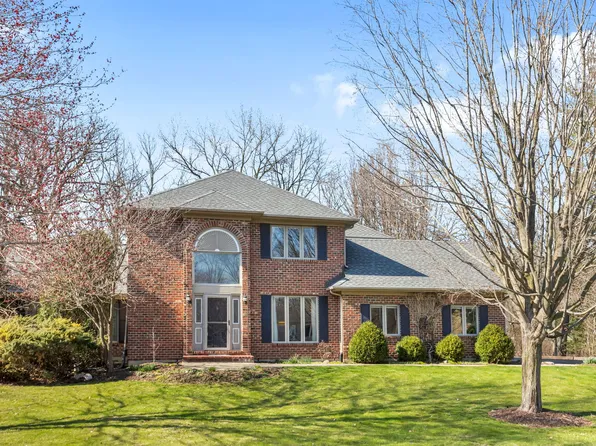 42W084 Retreat Ct, St Charles, IL 60175