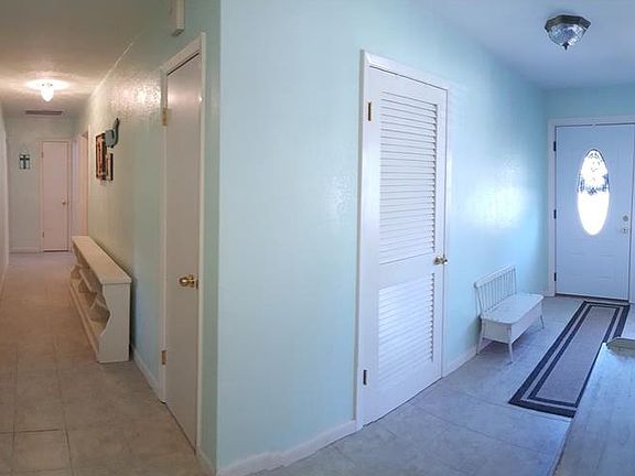 3rd image of 234 SE Kilmer Ln