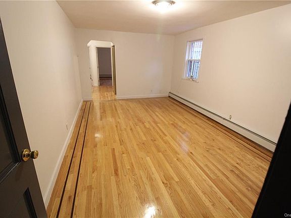 4th image of 2727 Throop Ave Floor 1