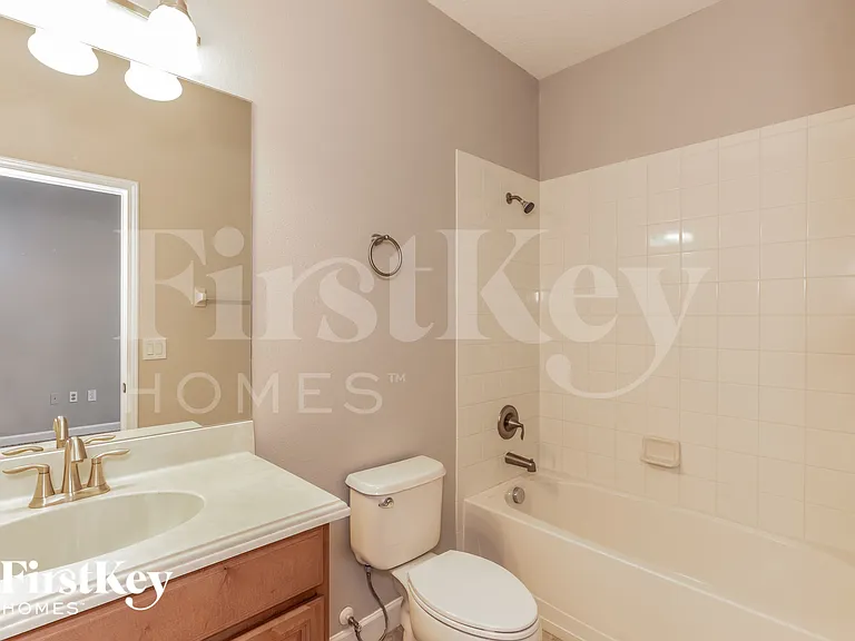 20241 Merry Oak Ave — Photo 13