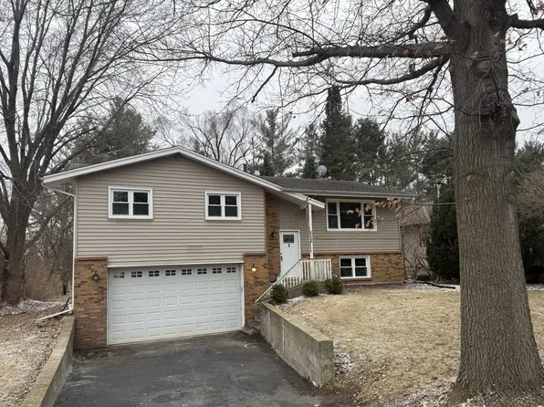 117 Liverpool Dr SE, Poplar Grove, IL 61065
