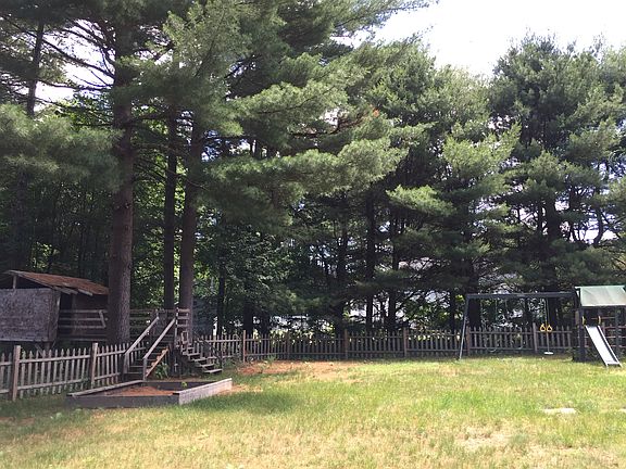 4th image of 27 Cedarcrest Dr