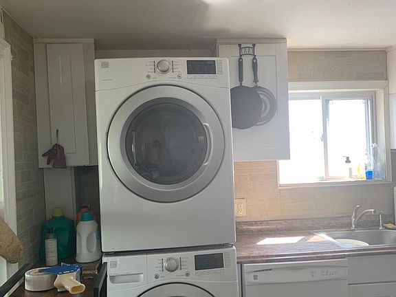 Stacked washer & Dryer
