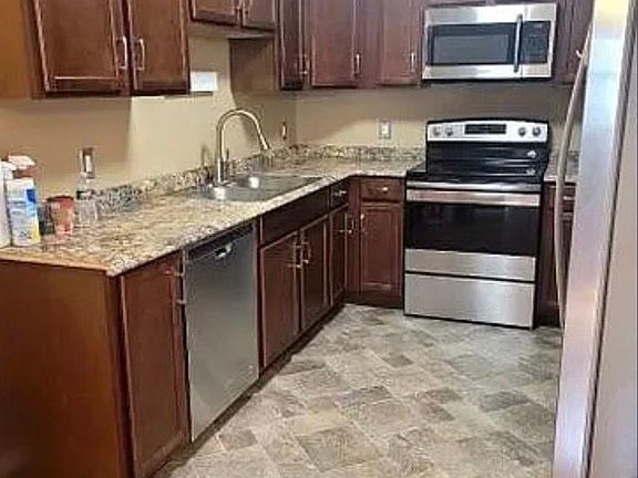 2nd image of 270 Crestwood Ave #2