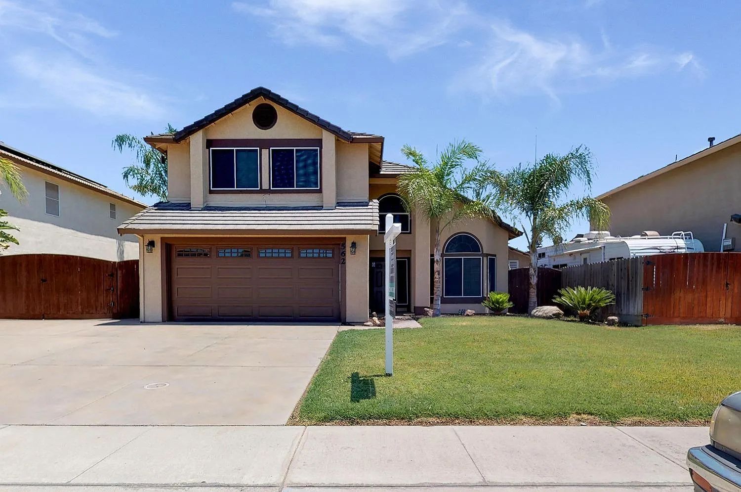 562 Meadowland Dr photo 1