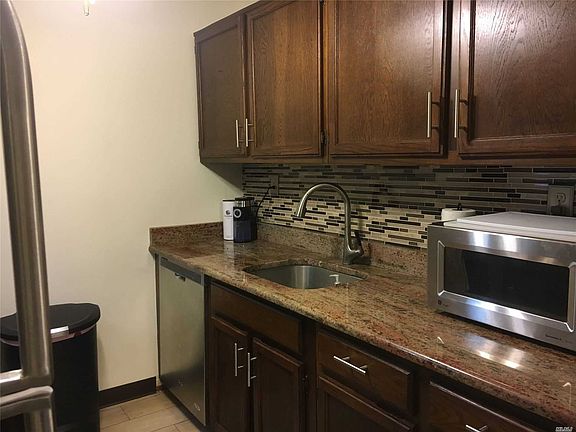 3rd image of 28 Richmond Blvd Unit 3A