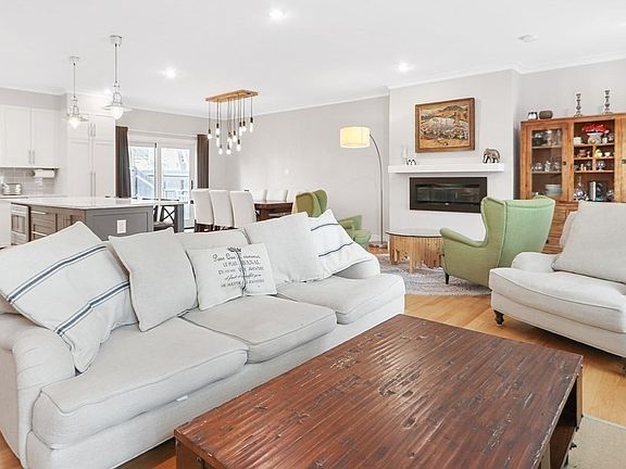 2nd image of 75 Auburn St #75