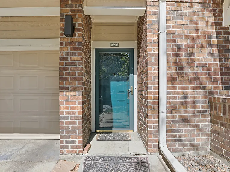 1696 Harris St — Photo 5