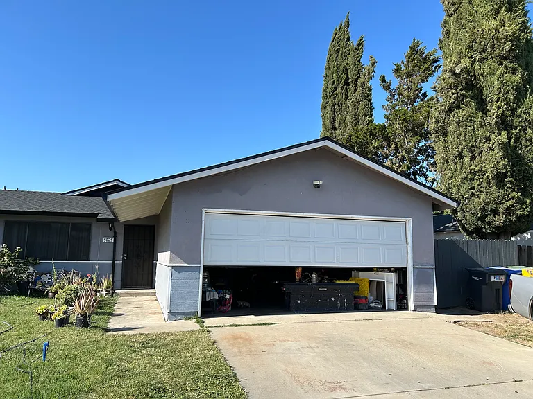 5025 Estates Dr — Photo 1