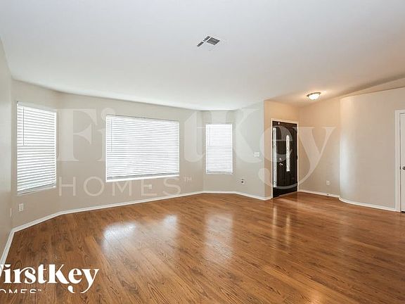 4th image of 5227 Southern Cypress Ct