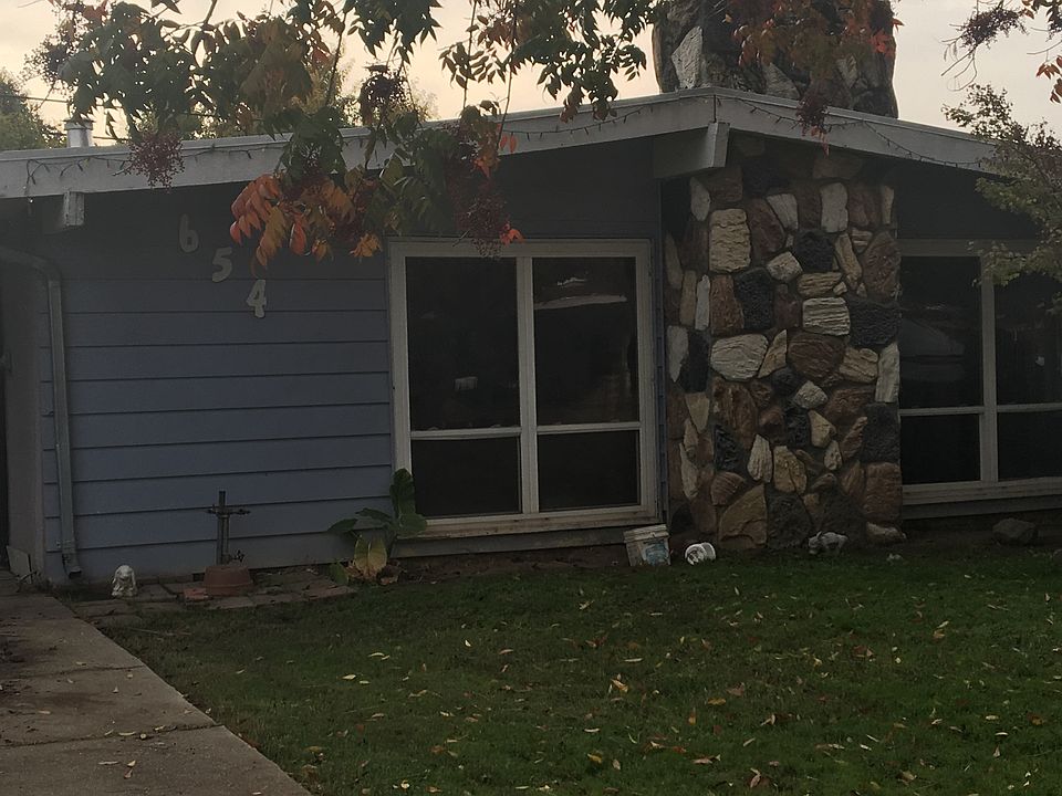 1st image of 654 Chicago Ave