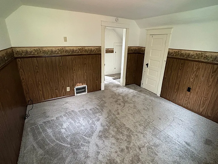 604 Ulstad Ave — Photo 9