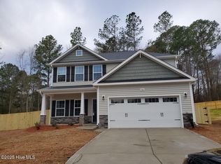 560 Hampstead Pl, Vass, NC 28394