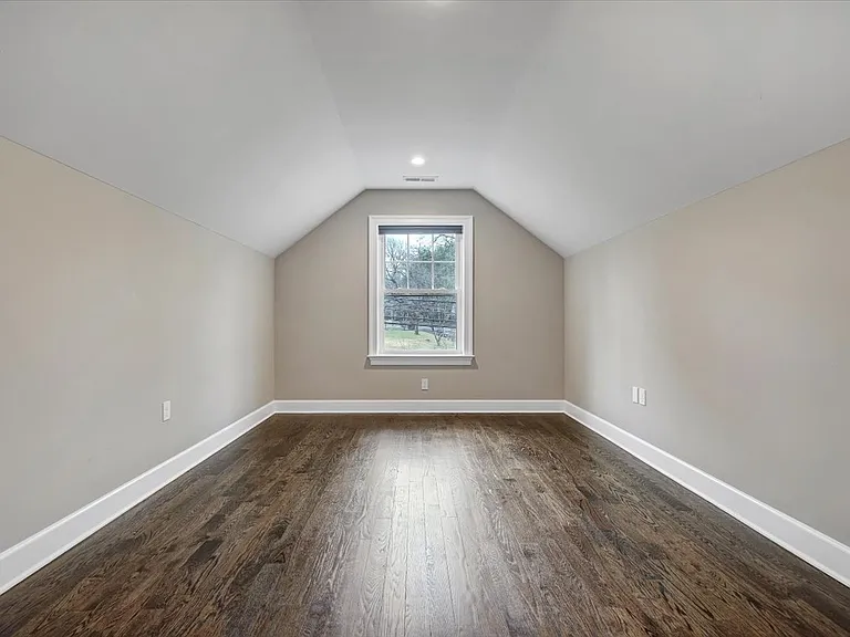 1049 Stillwater Rd — Photo 22