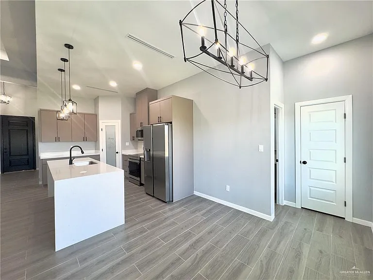 905 Durango St — Photo 7