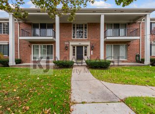 29602 Middlebelt Rd UNIT 2804, Farmington Hills, MI 48334
