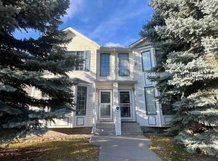 7212 SE Sierra Morena Blvd SW, Calgary, AB T3H3G5