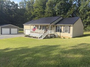 693 Ashley Ln, Summersville, WV 26651