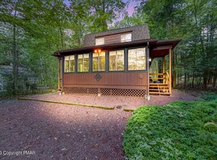 1154 Deer Trail Rd, Pocono Pines, PA 18350