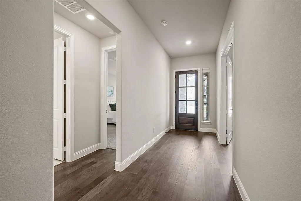 4 bed, 3089 sqft, $3,500 — Photo 4
