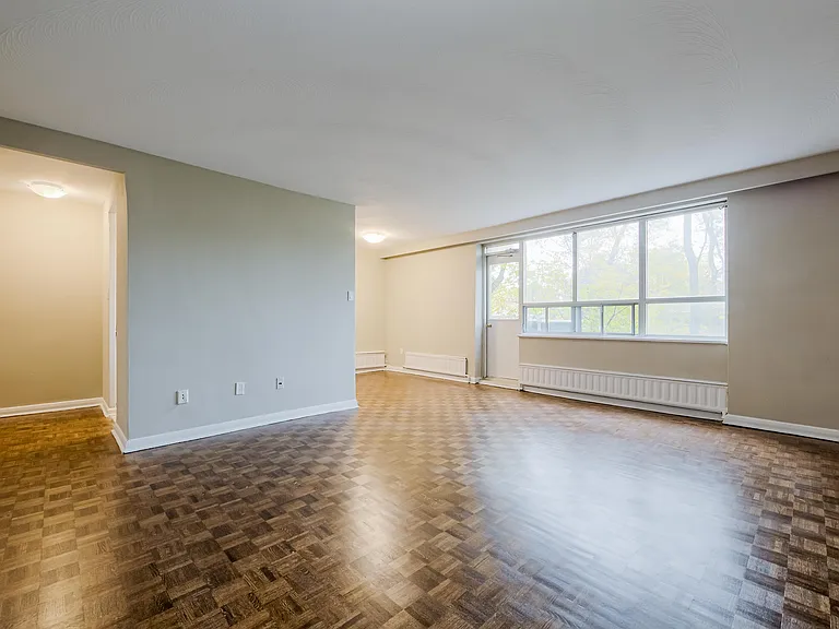225 Cosburn Ave — Photo 7